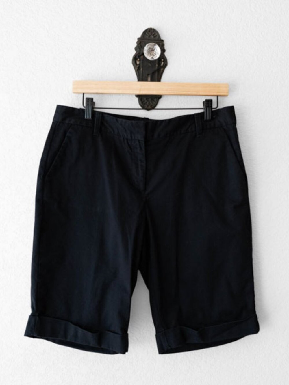 Ann Taylor Curvy Black Cuffed Bermuda Shorts Womens Size 8 Stretch Career